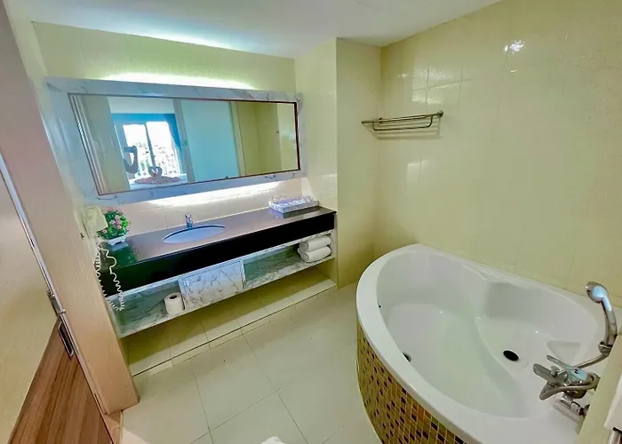 Saisawan Beach Luxury Hotel Na Chom Thian