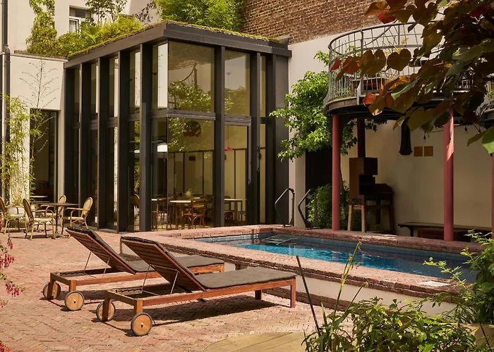 Le Berger Latroupe Hotel Saint-Gilles