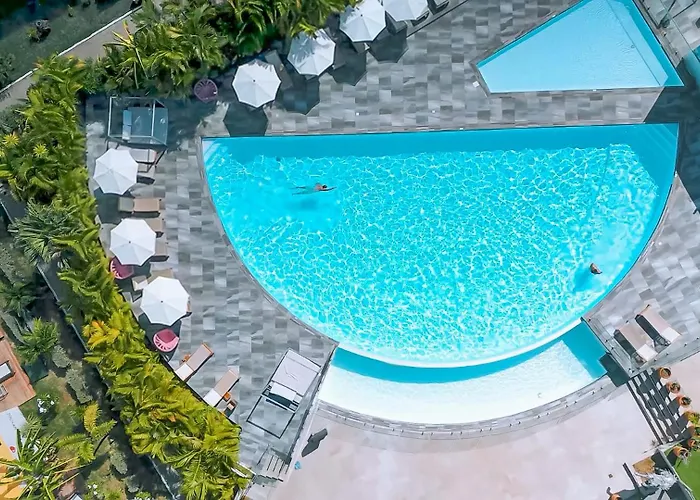 Hommage Hotel & Residences Baie Nettle