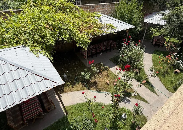 Christy Hotel Goris