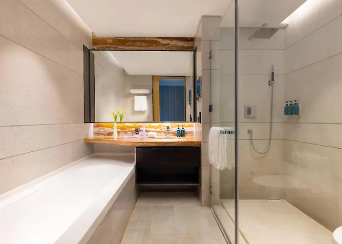 Crowne Plaza Beijing Lido By Ihg Hotel