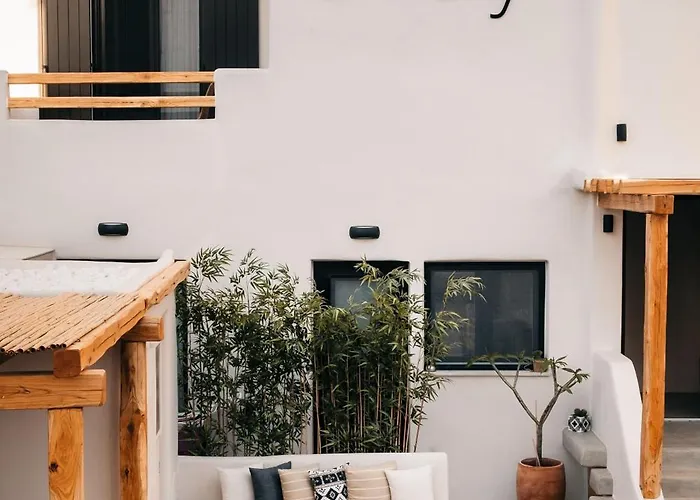 Emery Suites Naxos City