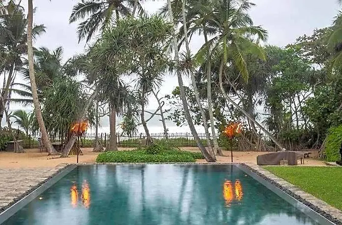 Villa Saffron Hikkaduwa