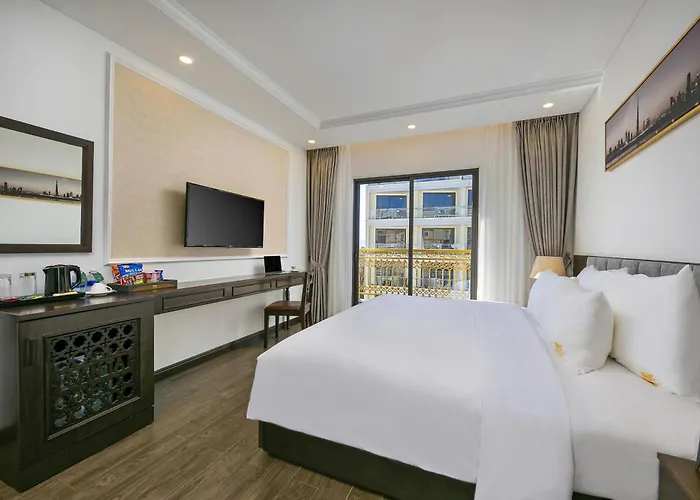 Santa Luxury Hotel Da Nang - Complimentary Afternoon Tea