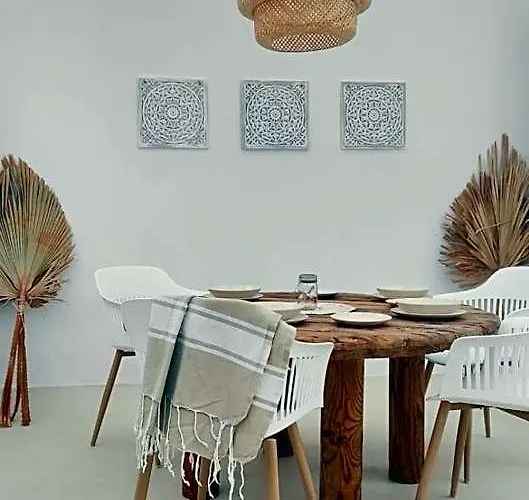 Nomad Surf House Hostel Corralejo
