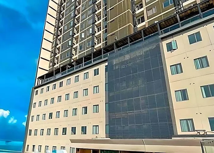 Uma Hotel And Residences Naga 