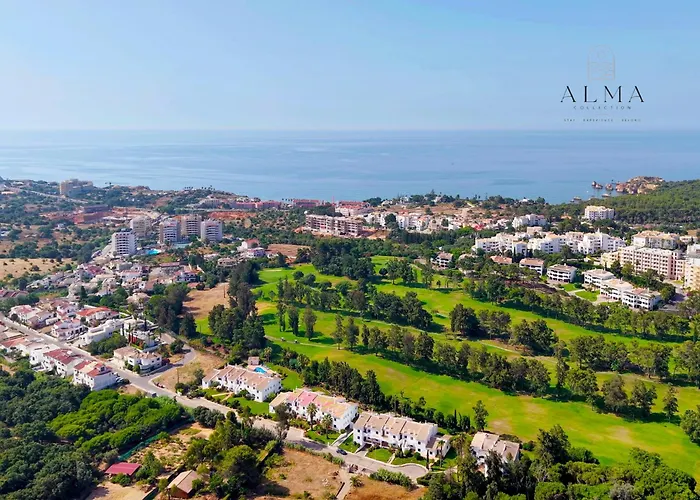 Cozy Apartment With Seaview 300M From Vau Beach Portimão