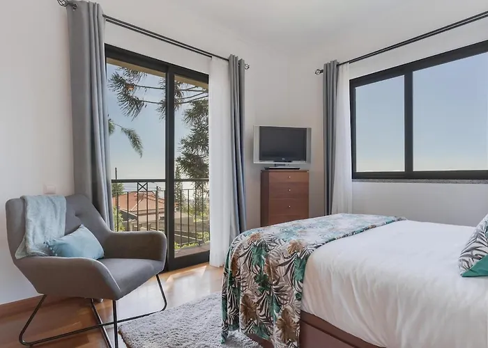 3B Villa Heated Pool Barbecue Games Room Funchal 