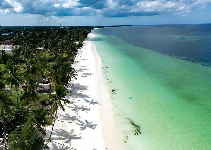 Manolo Beach Resort Uroa