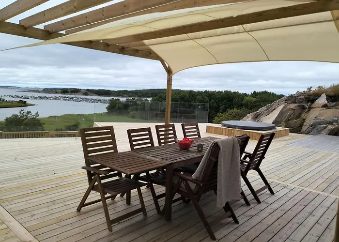 Seaside Panorama Villa With Jetless Hot Tub Gothenburg