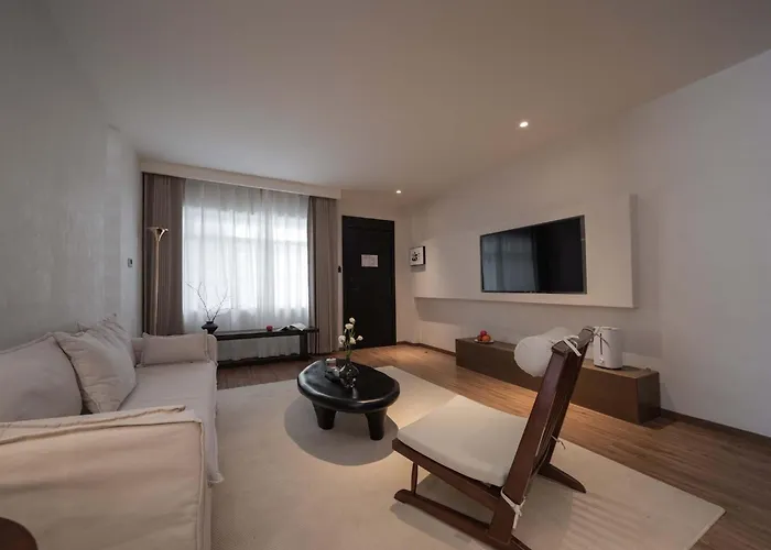Shangri-La City Yunjian Songyue Hotel