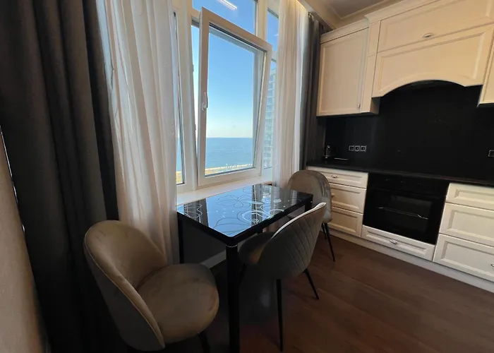 32 Pearl - Blackwhite Odesa
