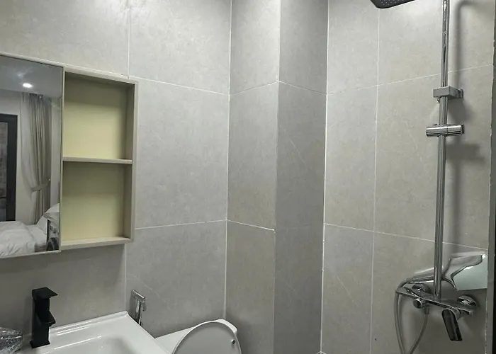 Hoang Hoa Tham Modern Apartment In Ba Dinh Near West Lake And Old Quarter Hanoi