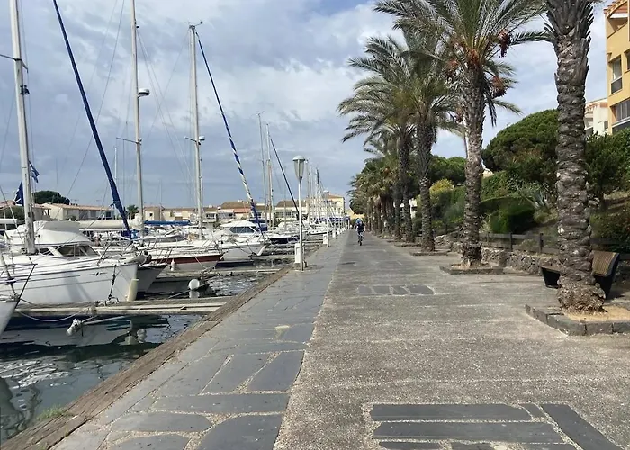 Appart 4 Pers Piscine Parking Port Commerces Agde