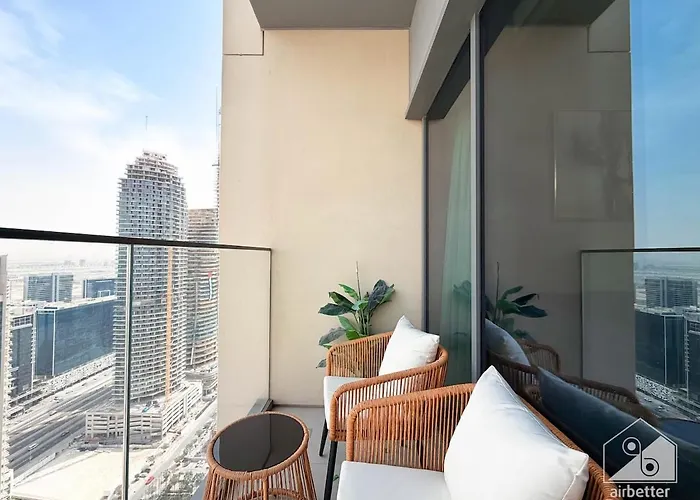 Downtown Luxury Apartment With Balcony - Walk To Dubai Mall