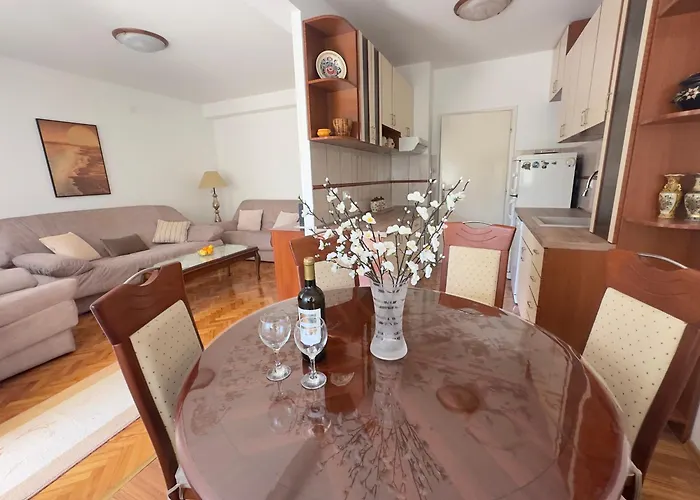 Mis Apartment Tivat