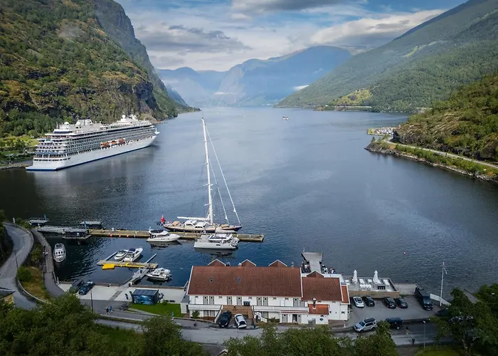 Flam Marina Hotel