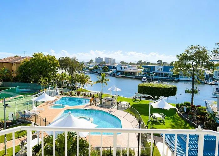 Pelican Cove Waterfront Apartments Gold Coast