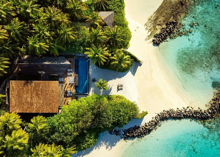 The St. Regis Maldives Vommuli Resort Hulhudheli