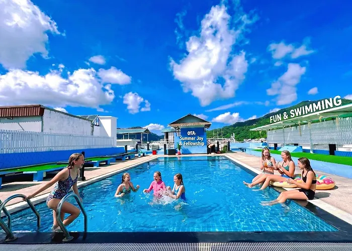 Hotel Baya Phuket - Rooftop Pool, Next To Food Market & Steps To Beach Patong