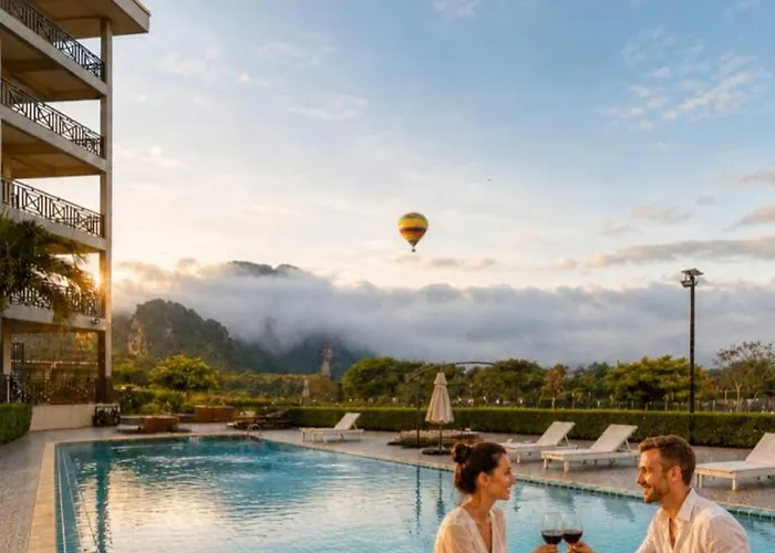 Lisha The Grand Riverside Hotel Vang Vieng
