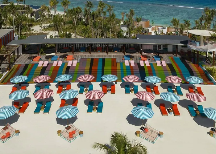 So/ Maldives Hotel Emboodhoo Lagoon