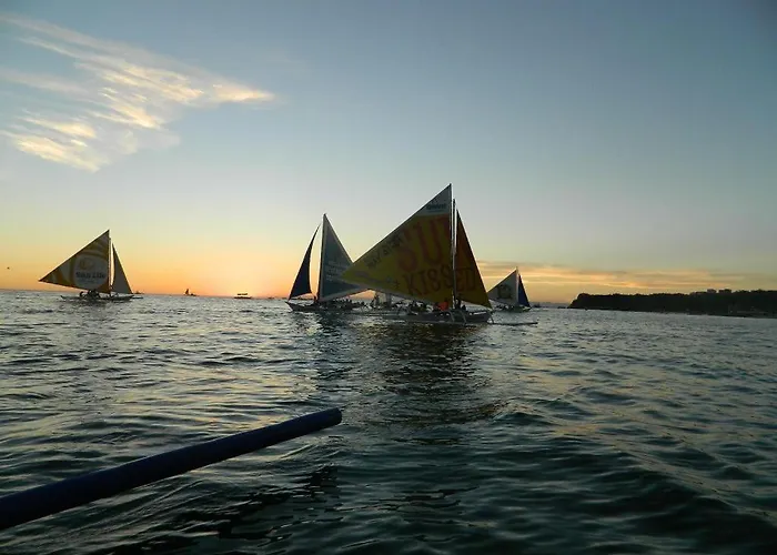 Boracay Travelodge Beach Resort Balabag 