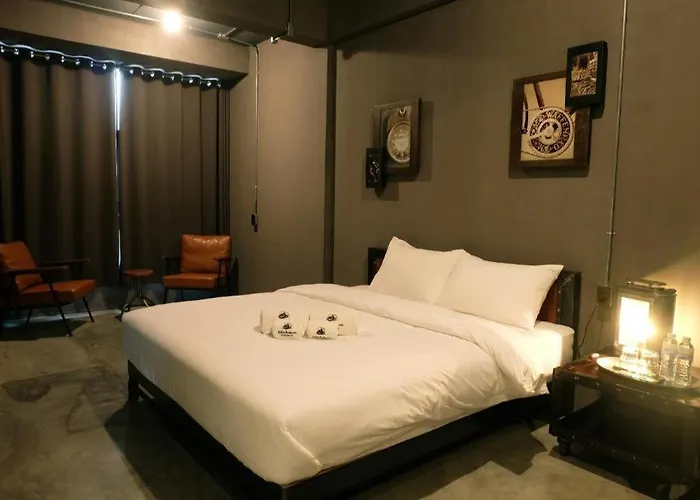 Rider Bedroom Hostel & Cafe Pran Buri