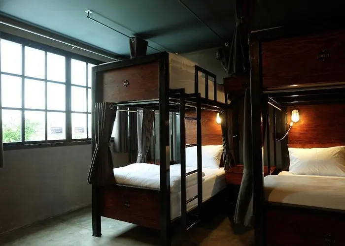 Rider Bedroom Hostel & Cafe Pran Buri