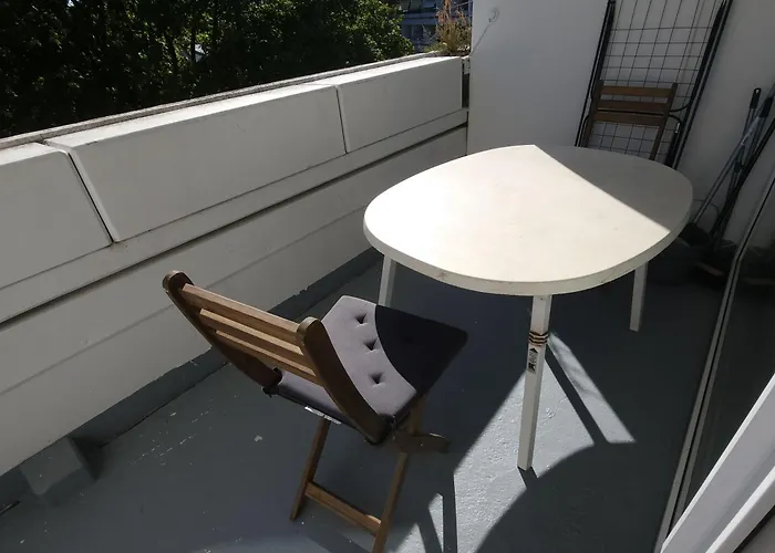 1-Zi Apartment Naehe U-Bahn U-3, Balkon, Garage Munich