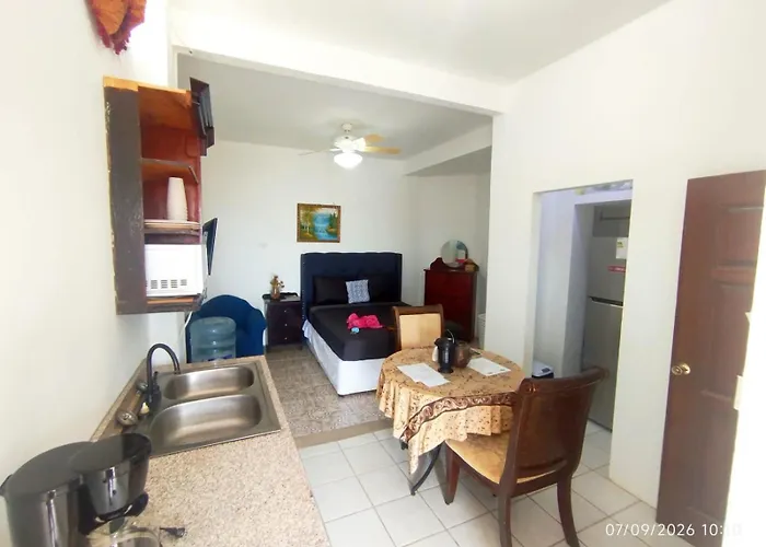 See Belize Sunrise Sea View Studio With Pool & Deck, 1St Floor Belize City