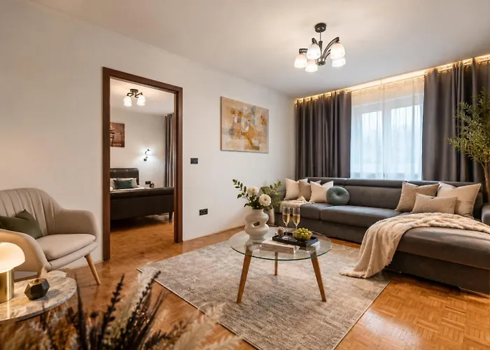 Central Hideaway - Peaceful 1-Bedroom Apartment In The Heart Of Bucharest