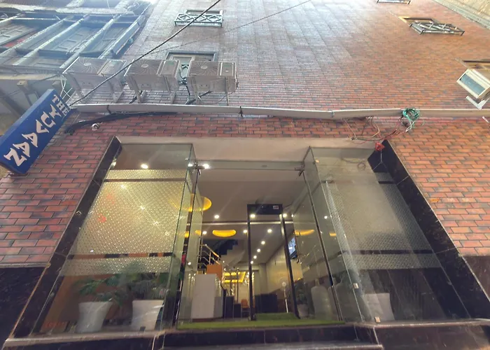 Hotel The Yuvaan Bnb-Near New Delhi Railway