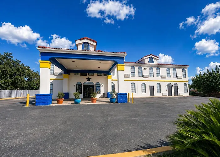 Days Inn By Wyndham Near Seaworld San Antonio