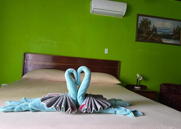 Anchorage Beach Resort Caye Caulker