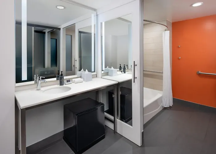 Aloft By Marriott New York Laguardia Airport Hotel