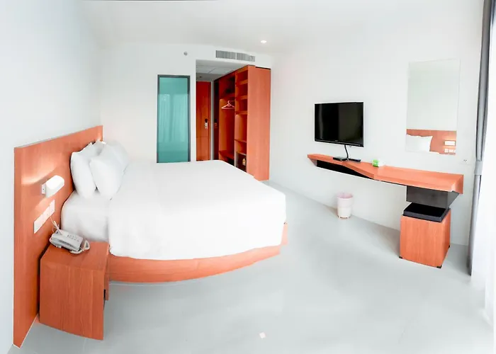 Phoenix Hotel Karon Beach