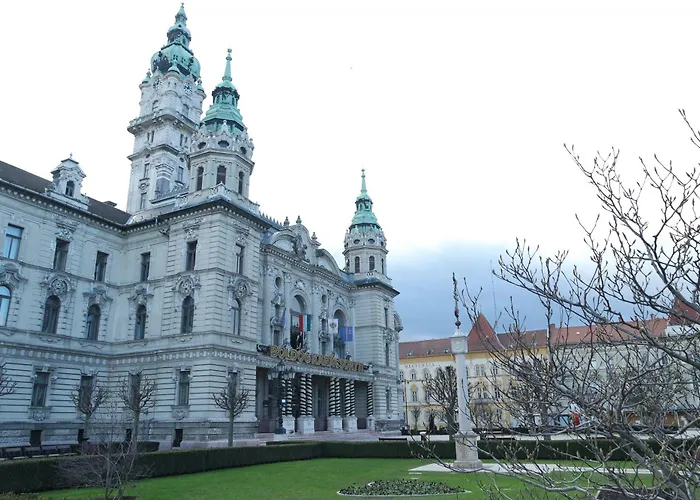 Hotel Garzon Plaza Gyor