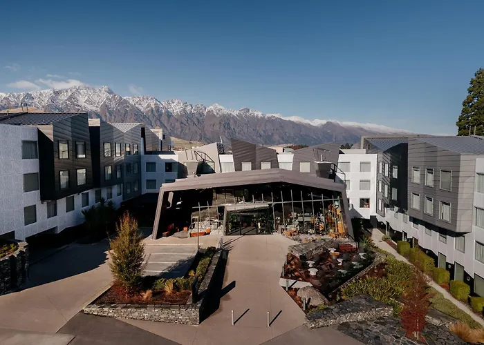 Holiday Inn Express & Suites Queenstown By Ihg