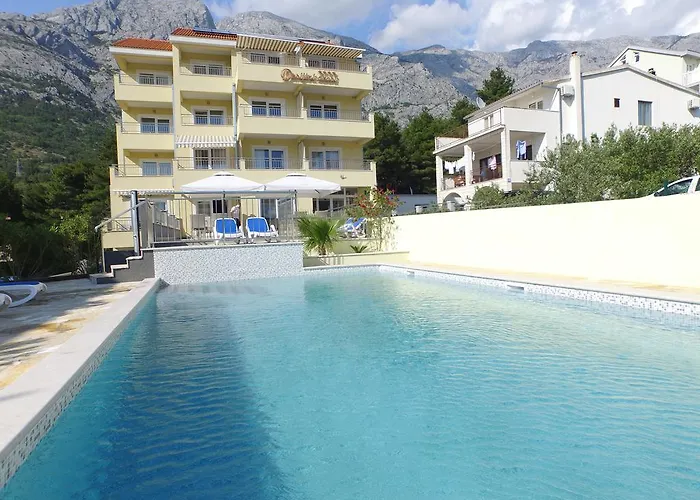 Dorijini Dvori Bed & Breakfast Baska Voda
