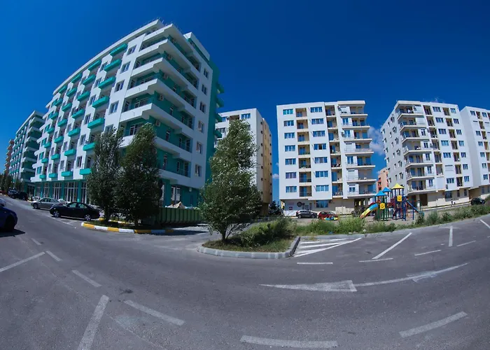 Royal Summer Mamaia