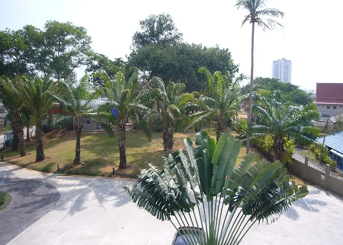 Chic Condominium Unit A303, A306, A307, A308, A406 Karon