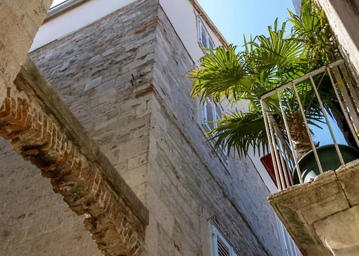 Apartments Emperor Oasis Split