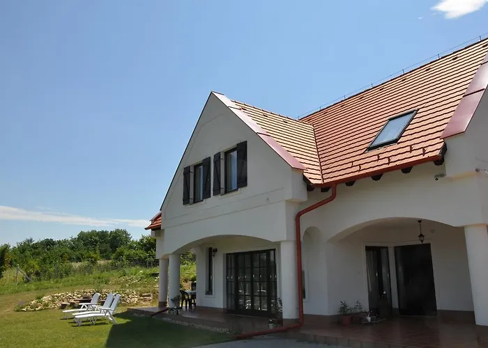 Villa De Dominique Erdobenye