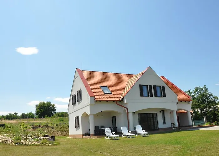 Villa De Dominique Erdobenye