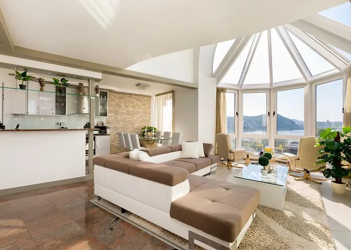 Panorama Dream Home W 3Bdr, Ac, Garage Budapest
