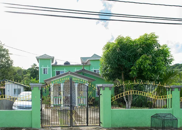 Relax In Sunny Montego Bay, Jamaica Apartment
