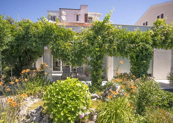 Stefs Place Pjescana Uvala