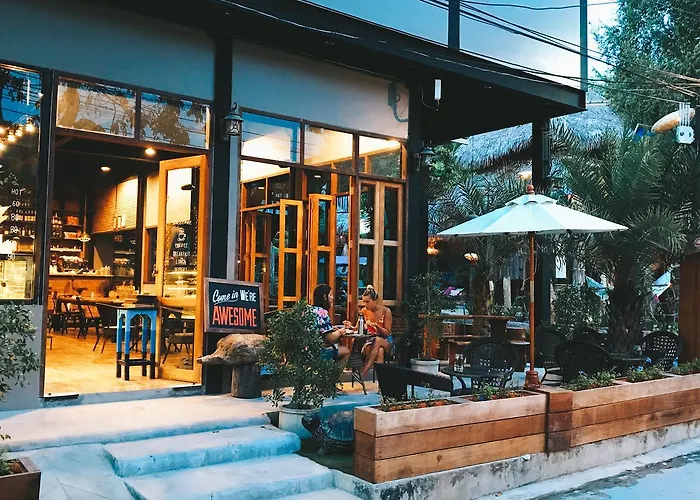 Bloom Cafe & Hostel Koh Lipe