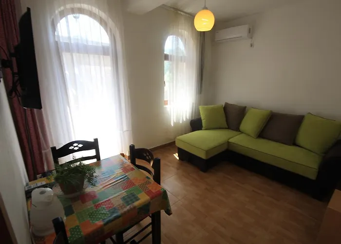 Apartments Olga Virpazar